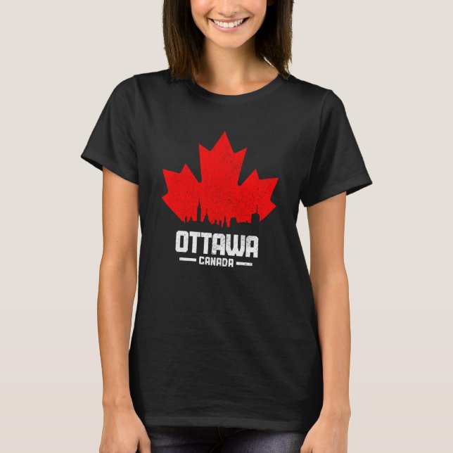 Ottawa Quebec Canada Maple Leaf Canadian Flag Skyl T Shirt (Framsida)
