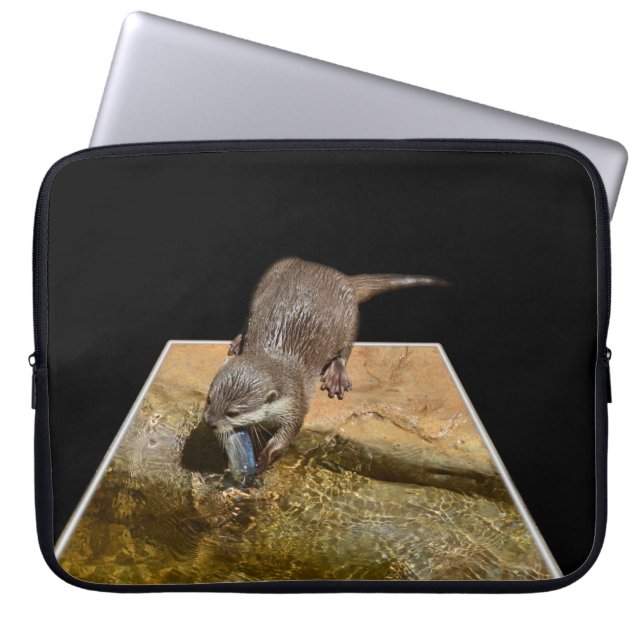 Otter Eating Tasty Fish Laptop Sleeve (Framsidan)