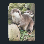 OTTERS iPad MINI SKYDD<br><div class="desc">En vattenfärgsdesign av ett par mycket söta små träd.</div>