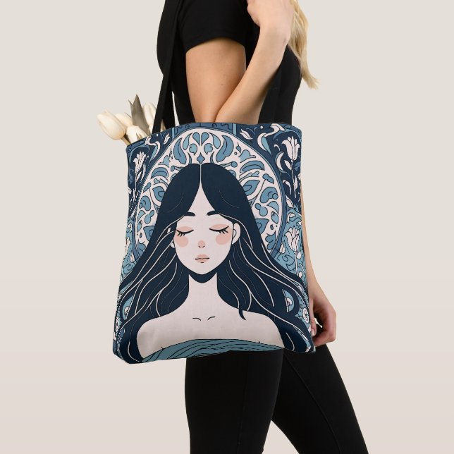 Ottoman Tile Girl - Serene Blue Blommigt Aura Tygkasse (Närbild)