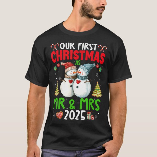 Our First Christmas As Mr  Mrs 2025 Couple  T Shirt (Framsida)