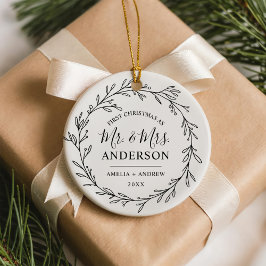 Our First Christmas as Mr Mrs Floral Wreath Julgransprydnad Keramik