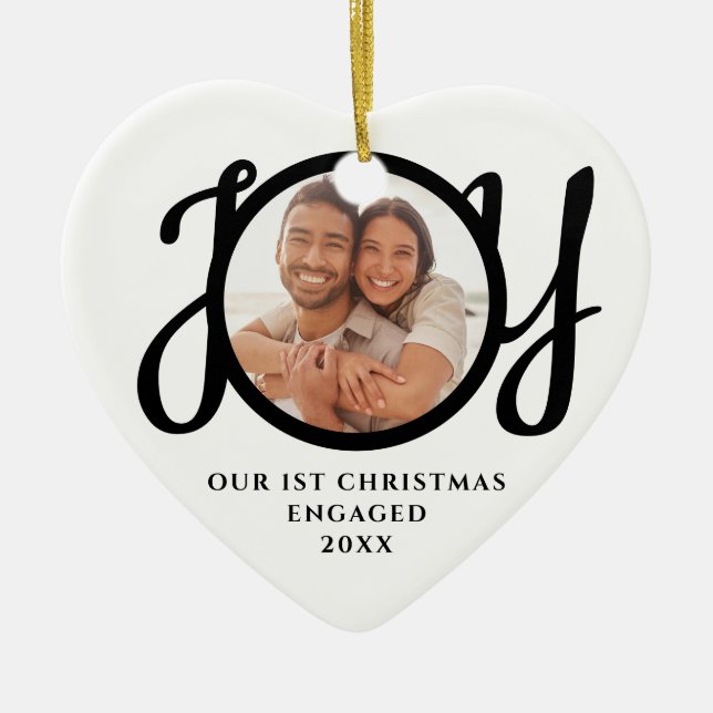 Our First Christmas Engaged 2 Photo Heart-Shaped Julgransprydnad Keramik (Framsidan)