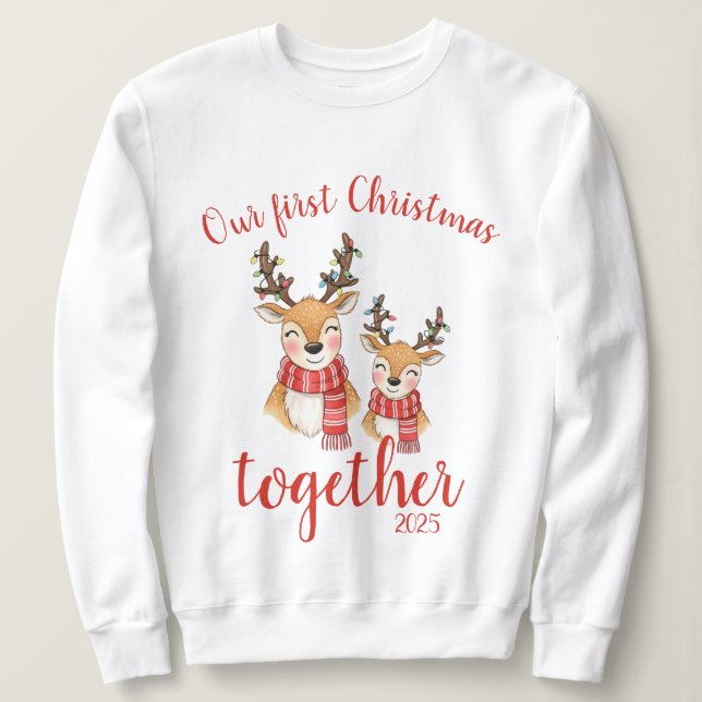 Our first Christmas together. Reindeer couple  T Shirt (Design framsida)