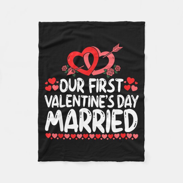 Our First Valentines Married Husband Wife  Fleecefilt (Framsidan)
