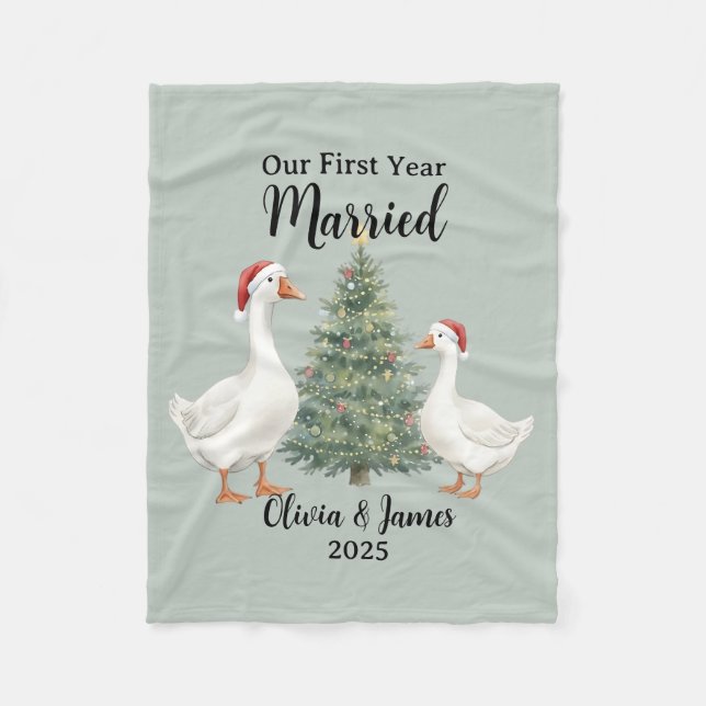 Our First Year Married Goose Custom Christmas Fleecefilt (Framsidan)