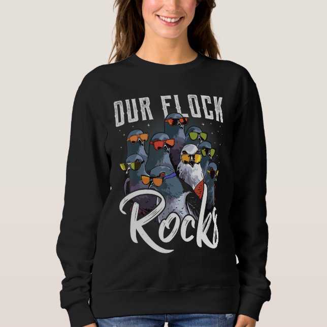 Our Flock Rocks  Pigeon  Pigeon Racing T Shirt (Framsida)