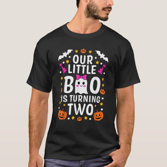 Our Little Boo Is Turning Two Yr 2nd Birthday Girl T Shirt (Framsida)