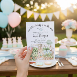Our Little Bunny Is On The Way Garden Baby Shower Inbjudningar