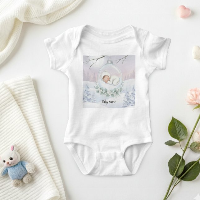 Our Little Snowbaby is on the way New Baby Outfit T Shirt (Skapare uppladdad)