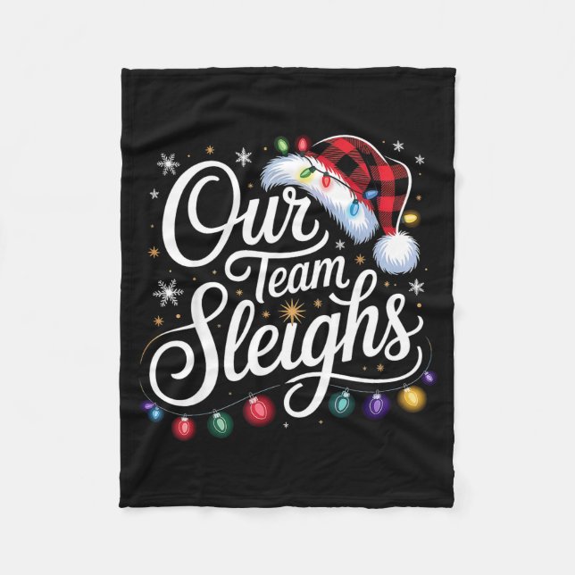 Our Team Sleighs Christmas Lights Red Santa Hat Xm Fleecefilt (Framsidan)
