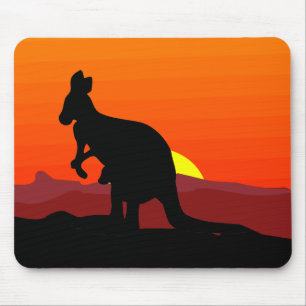 Outback australiensisk känguru på solnedgången musmatta