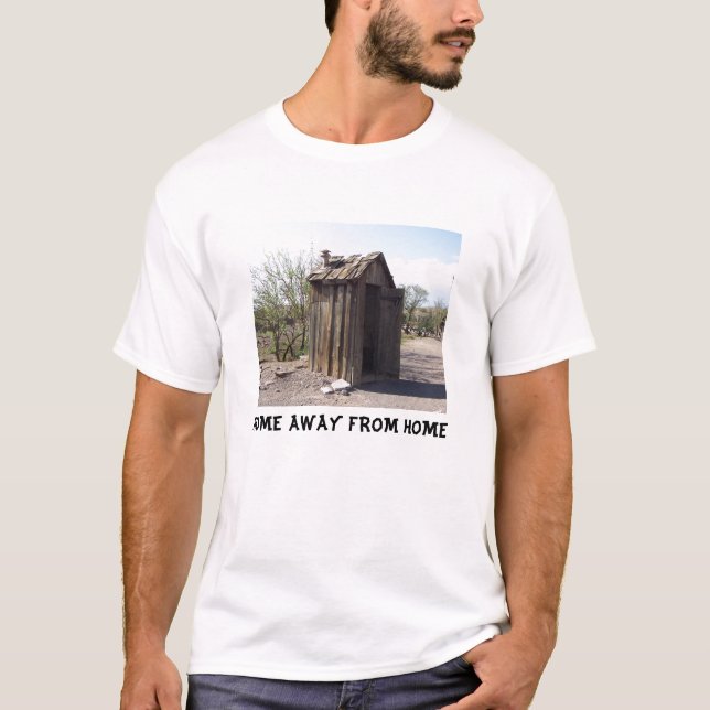 OUTHOUSEHEM I VÄG FRÅN HEM TEE (Framsida)