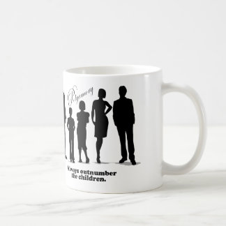 Outnumber alltid barnen - Polyamory Kaffemugg