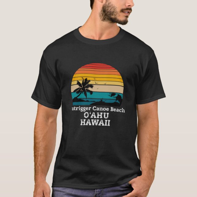 Outrigger Canoe Beach-gåva T Shirt (Framsida)