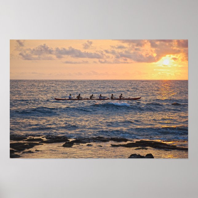 Outrigger Canoe vid Sunset på Stora Haw Poster (Framsidan)