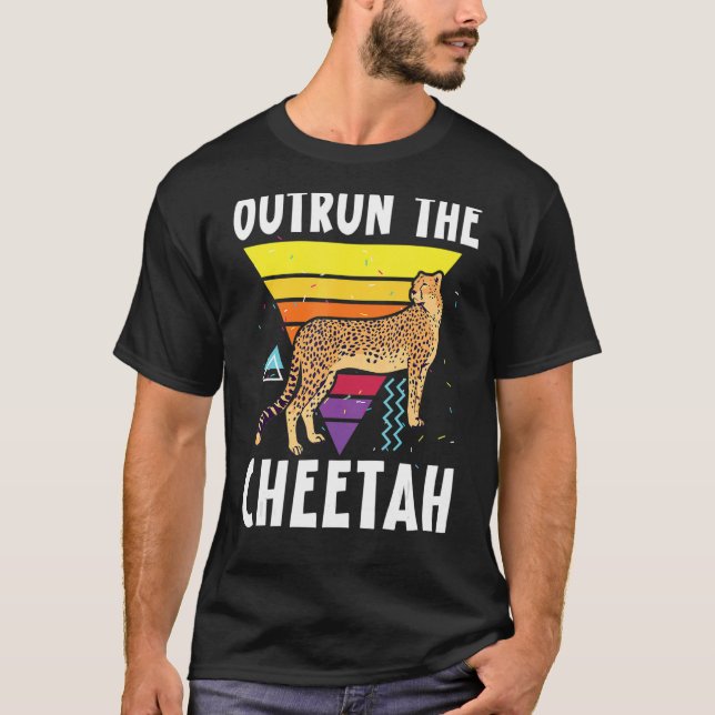 Outrun The Cheetah Wildlife Animal Zookeeper T Shirt (Framsida)