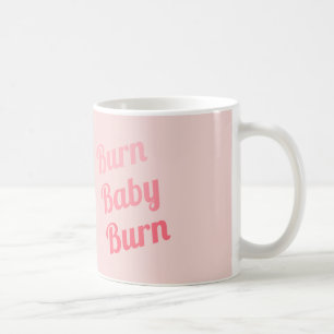 Öva rosor för motivationbrännskadababyen kaffemugg