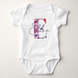 Oval Baby Namn Flower Script Vintage Blommigt E T Shirt