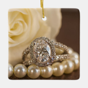 Oval Diamond Ring och Vit ros Bröllop Julgransprydnad Keramik