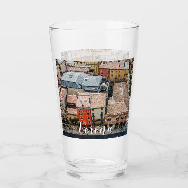 Ovanför färgade fasader av byggnad glaskopp (Framsida)