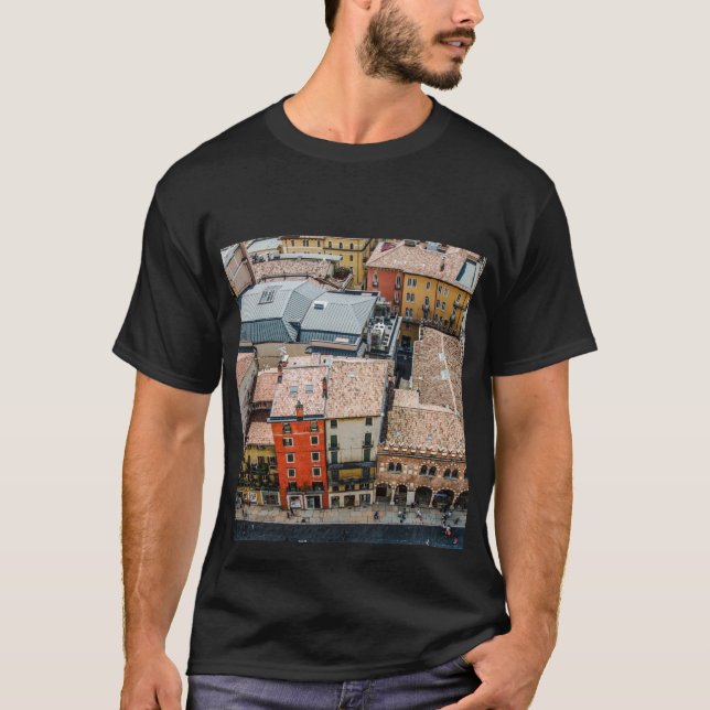 Ovanför färgade fasader av byggnad t shirt (Framsida)