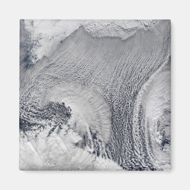 Ovanliga molnformationer över Barents hav Magnet (Framsidan)