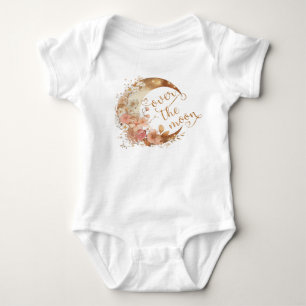 Över blommigtens babydusch i måne vid guldet baby t shirt