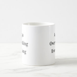 Överanalyserar Klassisk Rolig Mugg
