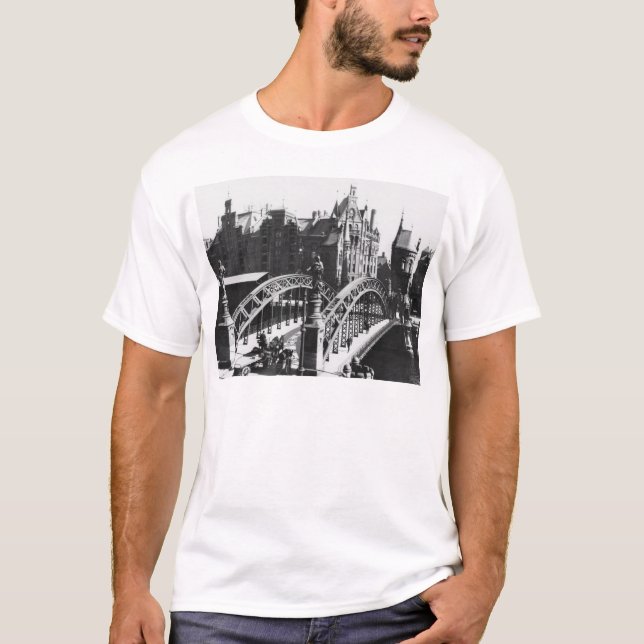 Överbrygga i Speicherstadten Hamburg, c.1910 Tee (Framsida)