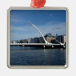 Överbrygga över Dublin Irland flodhänge Julgransprydnad Metall