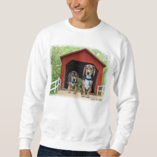 Överbryggar täckt sandig bäck för unga Beagles Sweatshirt