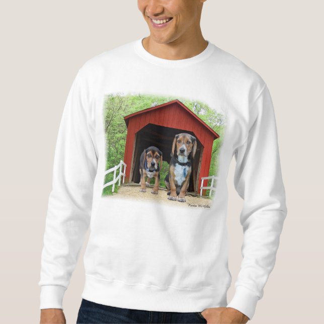 Överbryggar täckt sandig bäck för unga Beagles Sweatshirt (Framsida)
