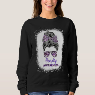 Överdosmedveten Warrior rödt hårknut Lila R T Shirt