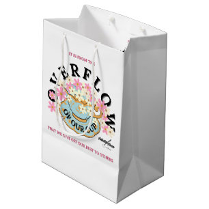 OVERFLOW Gift Bag designad av Adiela Akoo