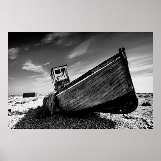 Övergiven Boat på Dungeness Beach Poster (Framsidan)