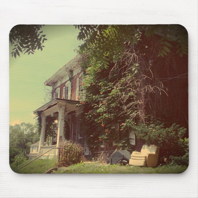 Övergivna husmöbler ingår musmatta (Framsidan)