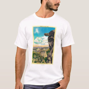 Överhäng sten på glaciären PointYosemite, CA T Shirt