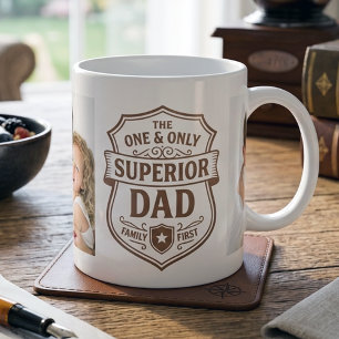 Överlägsen Pappa Familjefotoemblem Brun  Jumbo Mugg