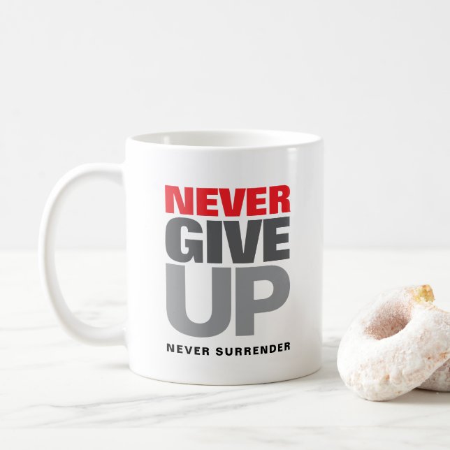 Överlämna aldrig Ge upp offert Klassiskt 11 oz Kaffemugg (Med munk)
