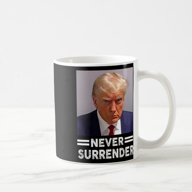 Överlämnande aldrig av trumpomröstning 2024 om Mug Kaffemugg (Höger)