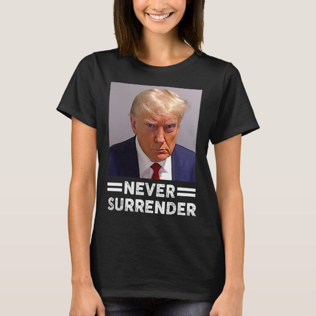 Överlämnande aldrig av trumpomröstning 2024 om Mug T Shirt (Framsida)