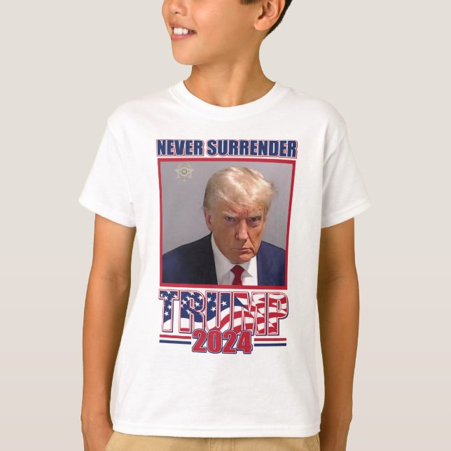 Överlämnande av trump 2024 t shirt (Framsida)