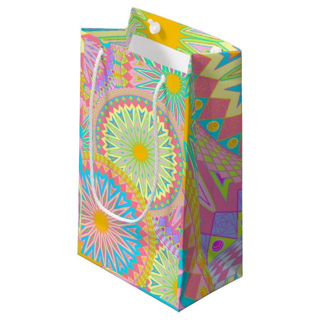 Överlappande Mandala Rosa Blå Gul Mint Lila (Framsidan Vinklad)