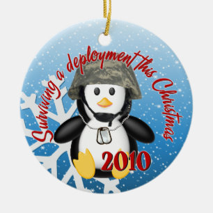 Överleva den utplaceringpingvinprydnaden 2010 julgransprydnad keramik
