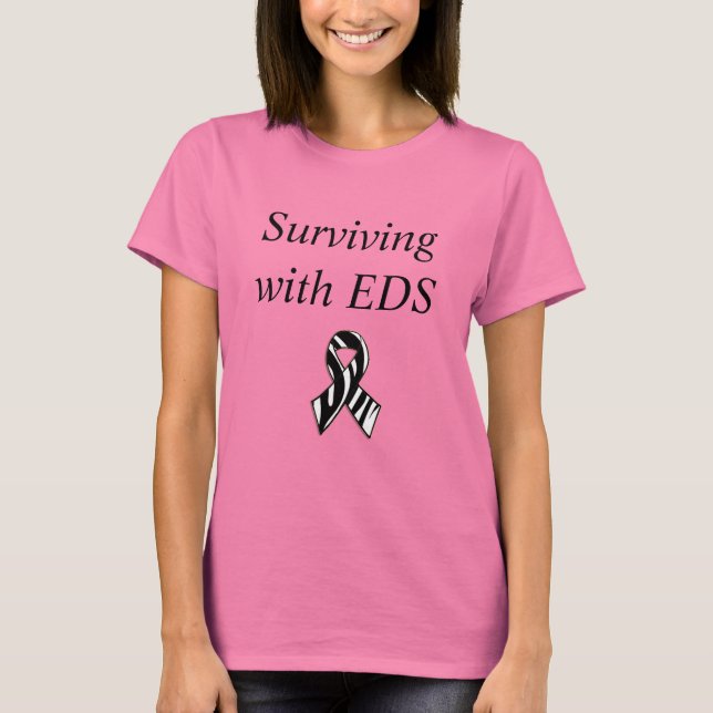 Överleva med EDS Ehlers-Danlos Syndrome Ribbon T Shirt (Framsida)