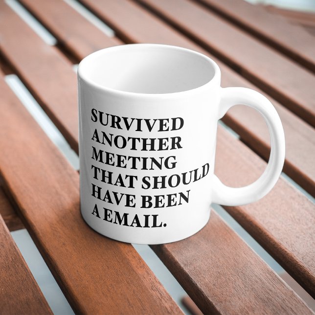 Överlevt ett annat e-postmeddelande skulle ha träf kaffemugg (Skapare uppladdad)