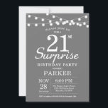 Överraskad 21:a födelsedagsinbjudan Grått och vit Inbjudningar<br><div class="desc">Överraskad 21:a födelsedagsinbjudan med String Ljus. Grått-bakgrund. Boy eller Girl Birthday. 13:e 15:e 16:e 18:e 20:e 30:e 40:e 60:e 70:e 80:e 90:e 100:e,  oavsett ålder. Om du vill göra ytterligare anpassningar klickar du på knappen "Anpassa" och användor verktyg som är utformat för att ändra mallen.</div>