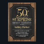 Överraskad 50:e Födelsedagsfesten - Wood Guld Inbjudningar<br><div class="desc">Rustic Surprise 50:e födelsedagshälsinbjudan. Utformning av elegant i svart och faux glitter guld och mörk brunträ i mönster. Elegantens skriptteckensnitt för funktioner. Meddelande mig om du behöver ytterligare anpassning</div>