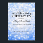 Överraskad 70:e Födelsedagsfesten Blue Glitter Lju Inbjudningar<br><div class="desc">Elegant 70:e överraskningsdesignen i Födelsedagsfest inbjudan med motiv för Blue Glitter Ljus,  eget namn och datum samt ytterligare text.</div>
